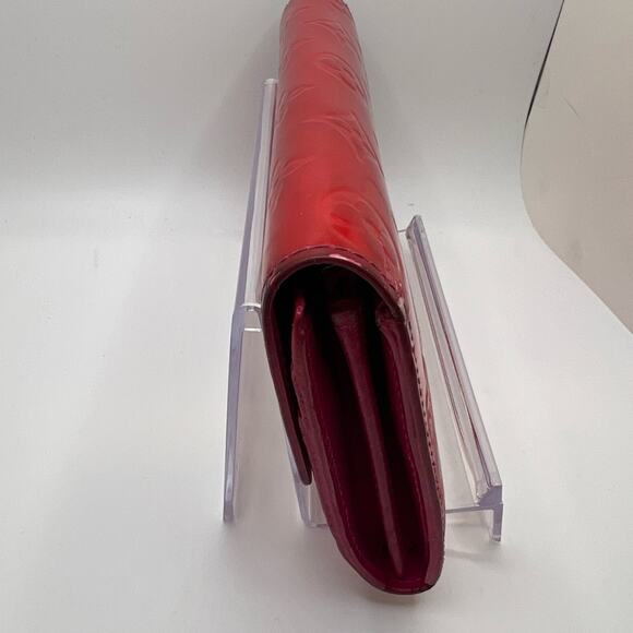 GUC Preowned Louis Vuitton Red Vernis Sarah Wallet - Picture 4 of 11